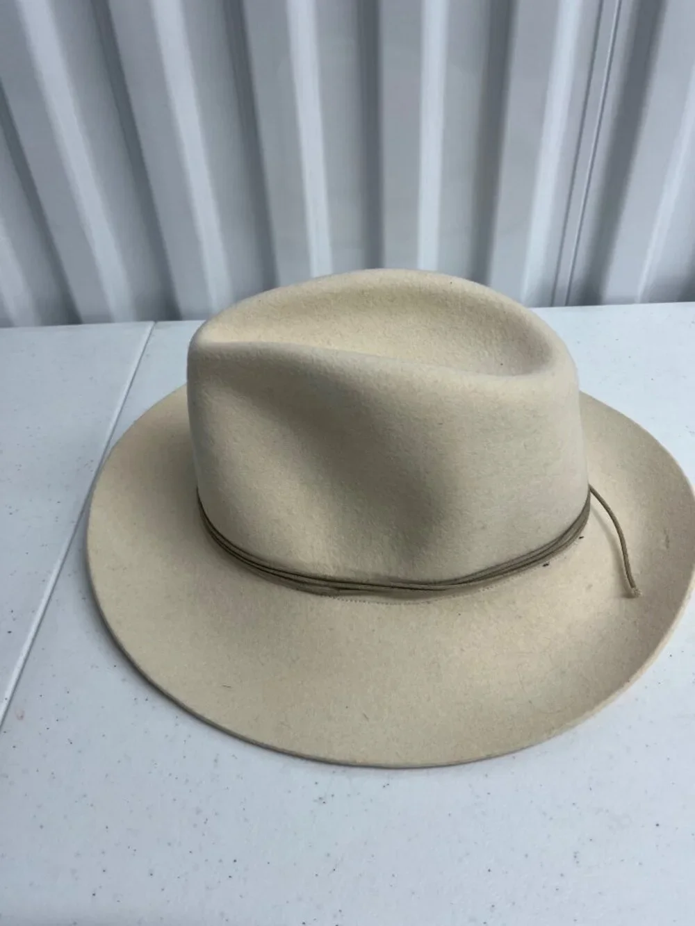 Artesano 100% Wool‎ Felt Hat in Cream White Size L